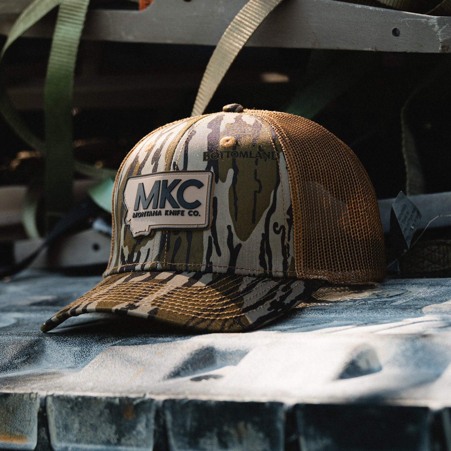 MKC X MOSSY OAK TRUCKER - BOTTOMLAND