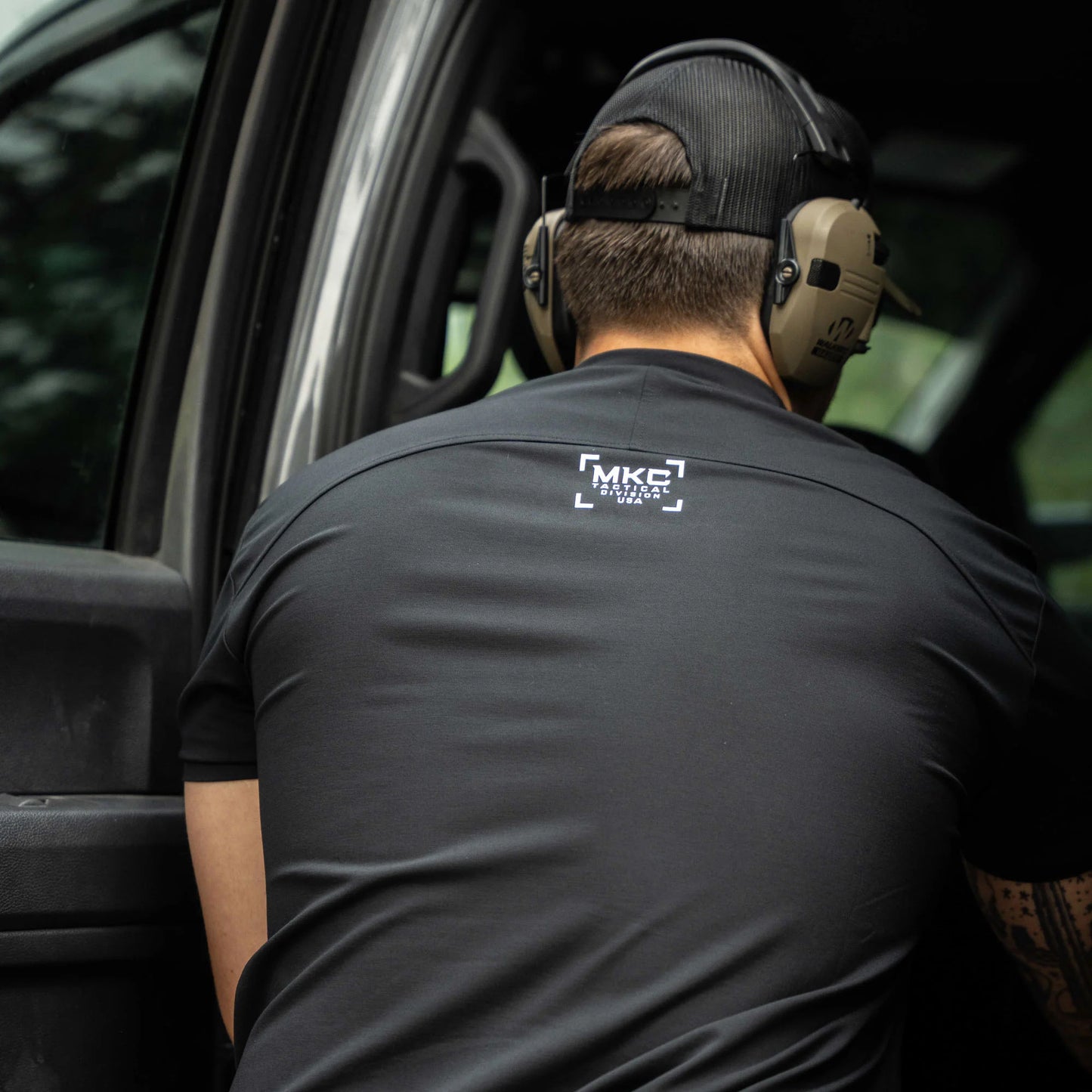 RANGE DAY PERFORMANCE SHORT SLEEVE - SHADOW