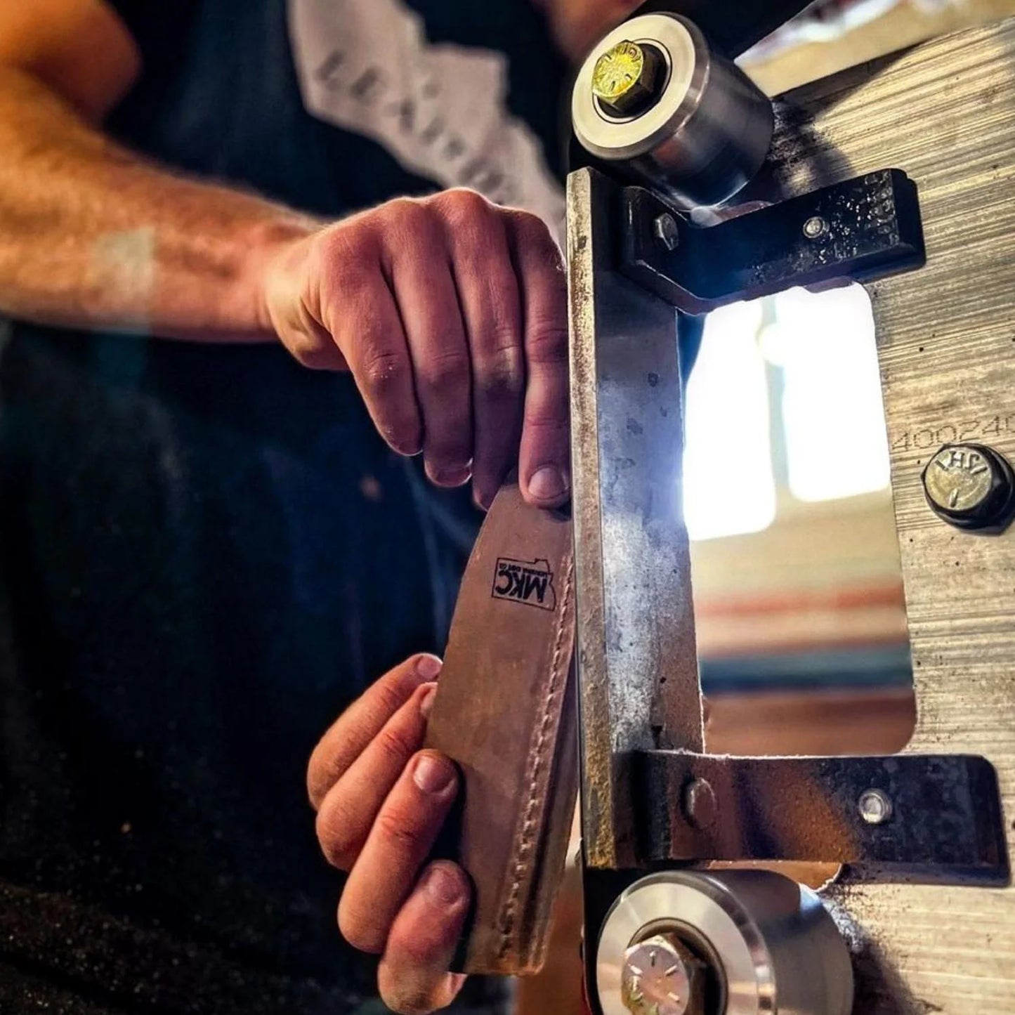 SPEEDGOAT 2.0 LEATHER SHEATH - VERTICAL BELT CARRY