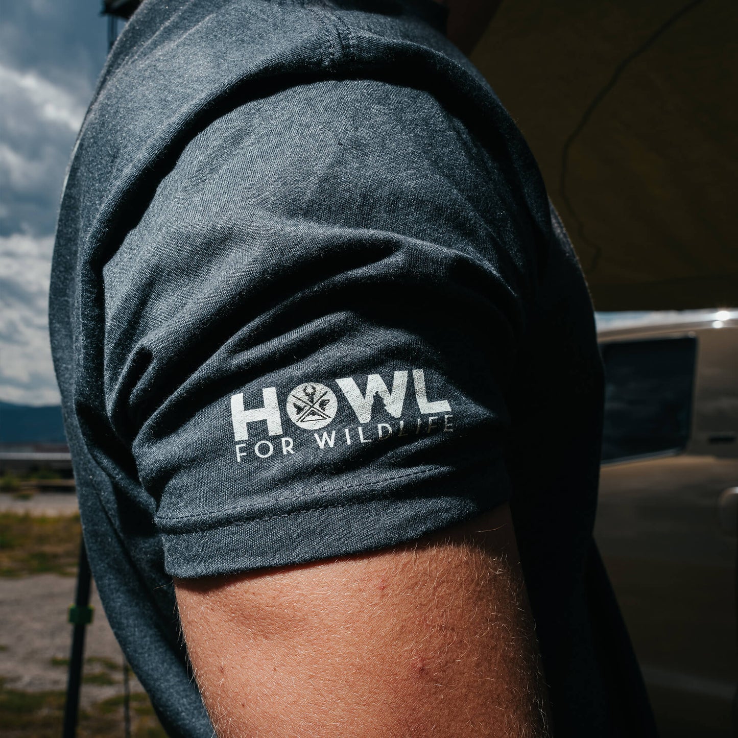 MKC x HOWL FOR WILDLIFE TEE - CHARCOAL