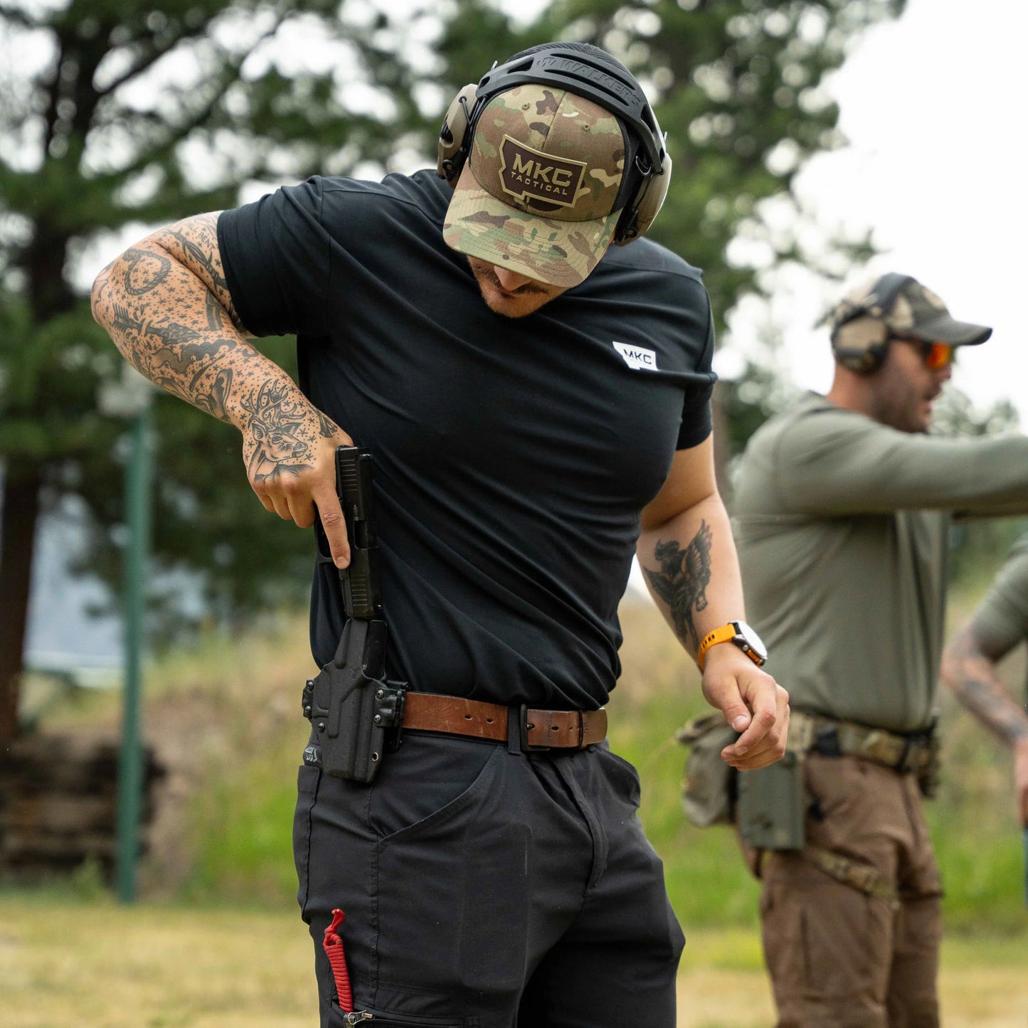 RANGE DAY PERFORMANCE SHORT SLEEVE - SHADOW