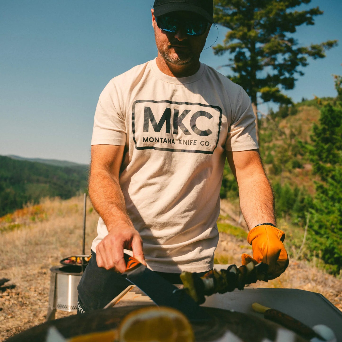 MKC LOGO TEE - BONE