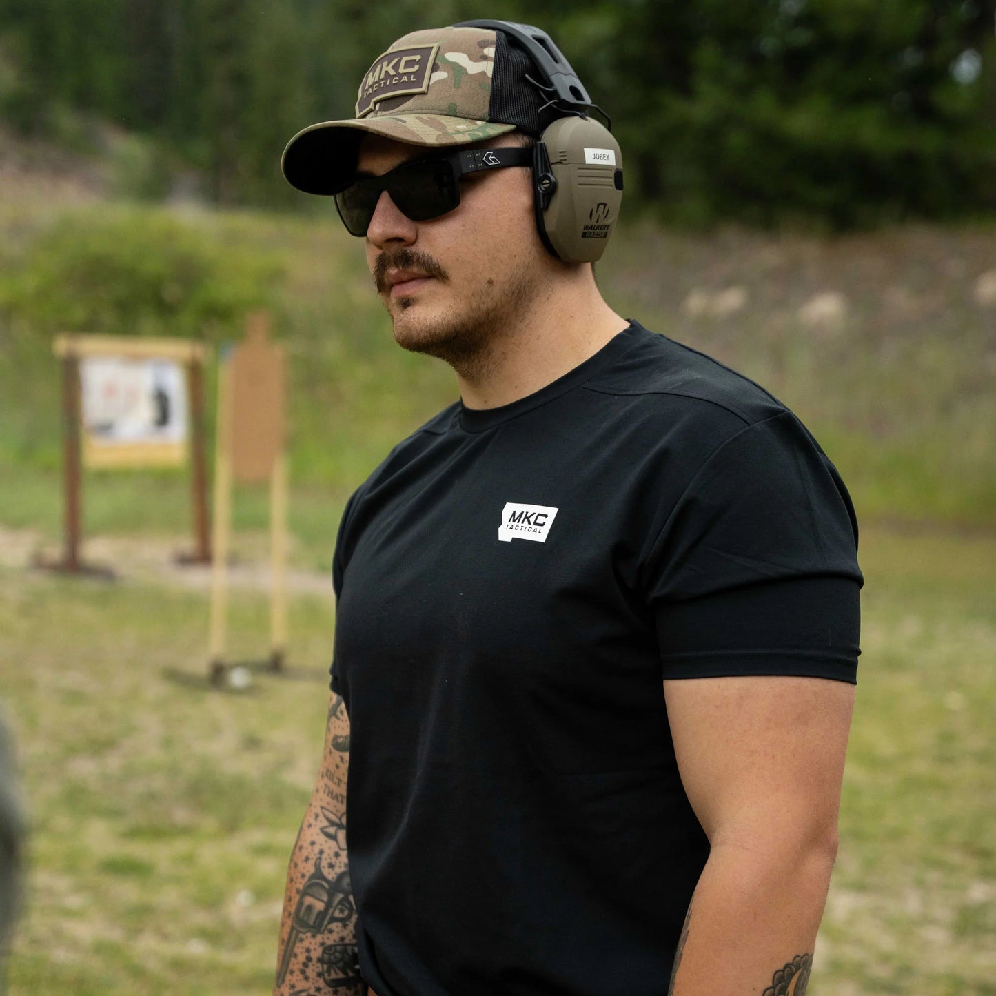 RANGE DAY PERFORMANCE SHORT SLEEVE - SHADOW