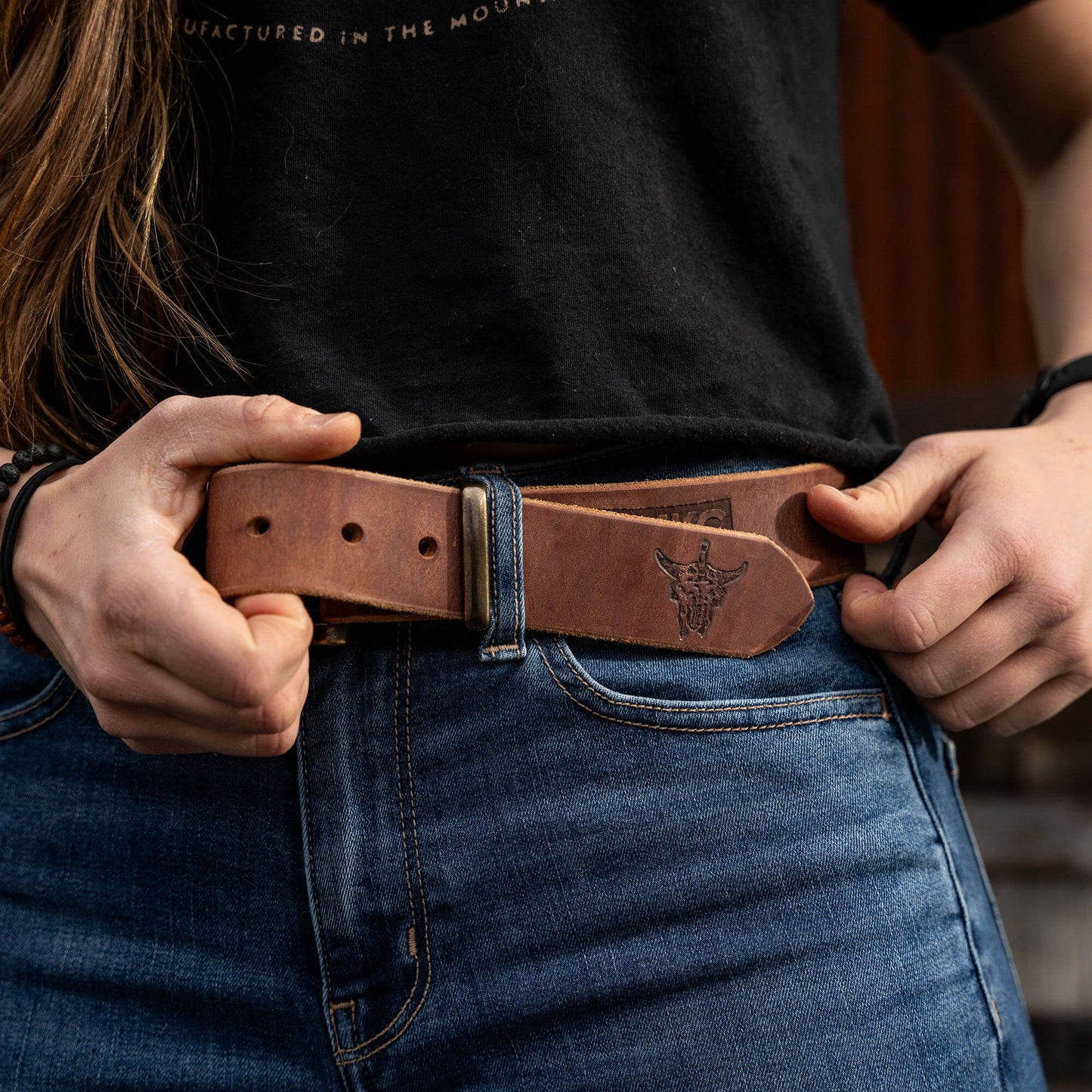 MKC LEATHER BELT - BROWN