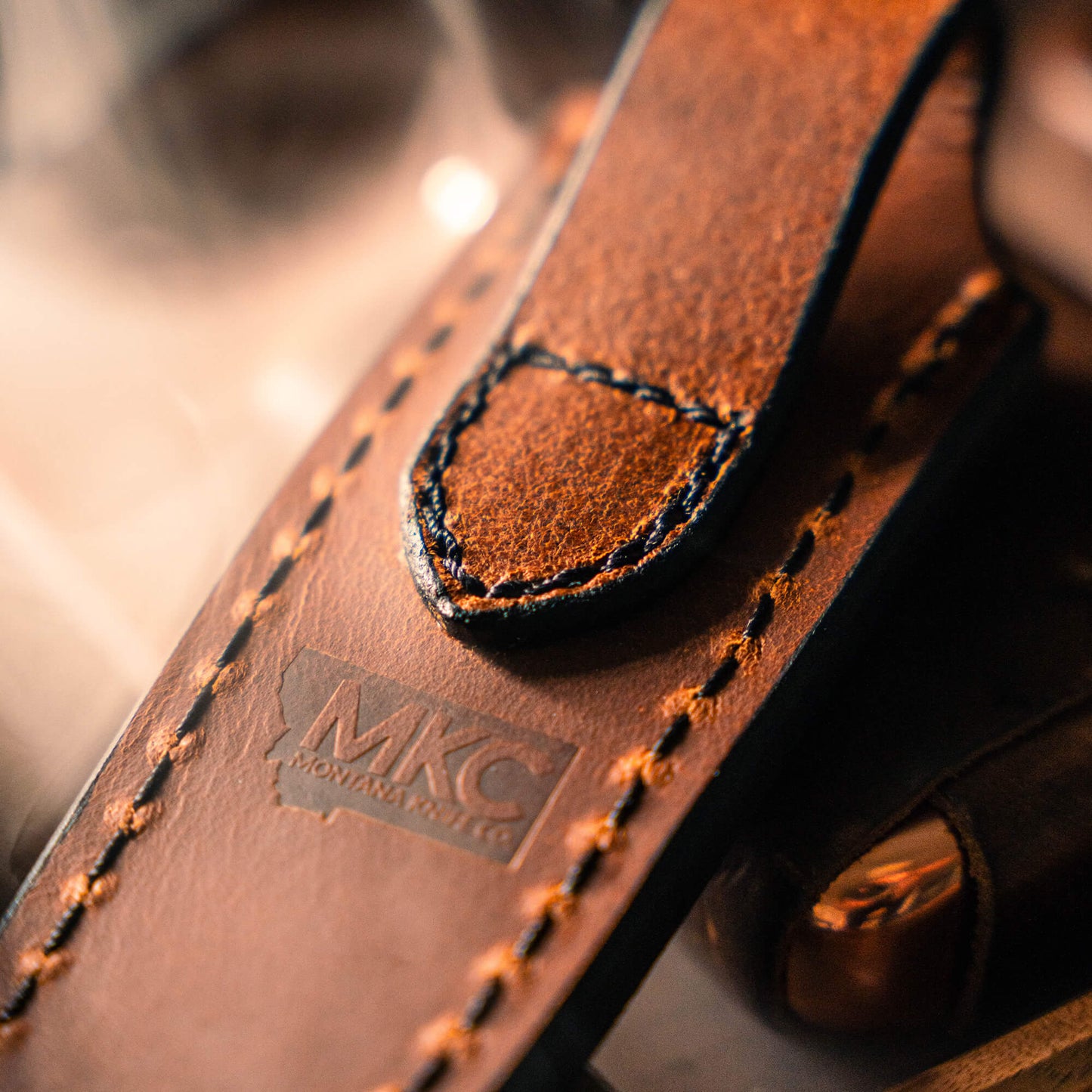 SMALL GATOR LEATHER SHEATH - VERTICAL BELT CARRY