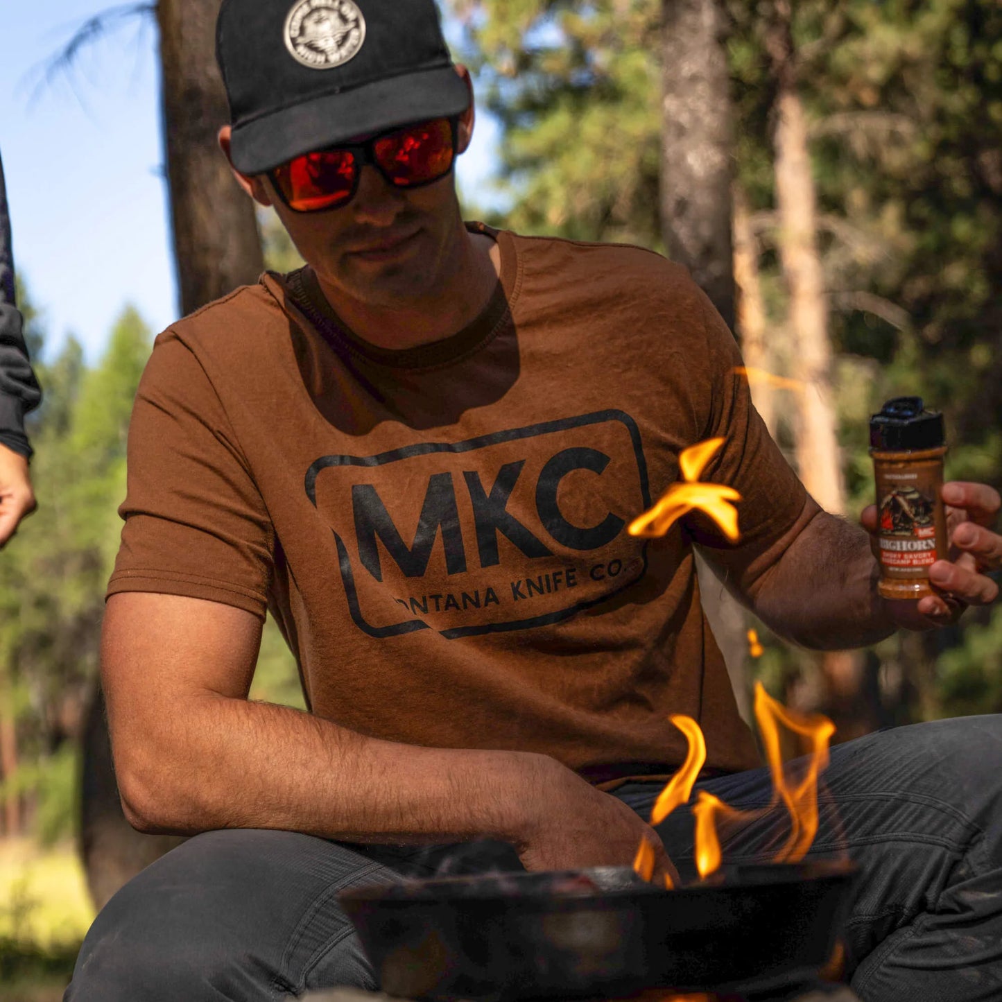 MKC LOGO TEE - COYOTE