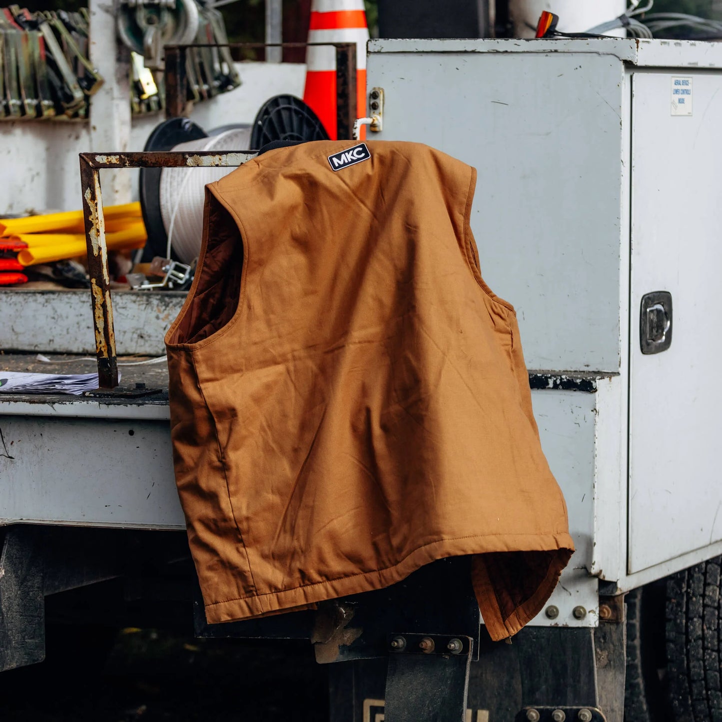 MKC CANVAS WORK VEST - TAN