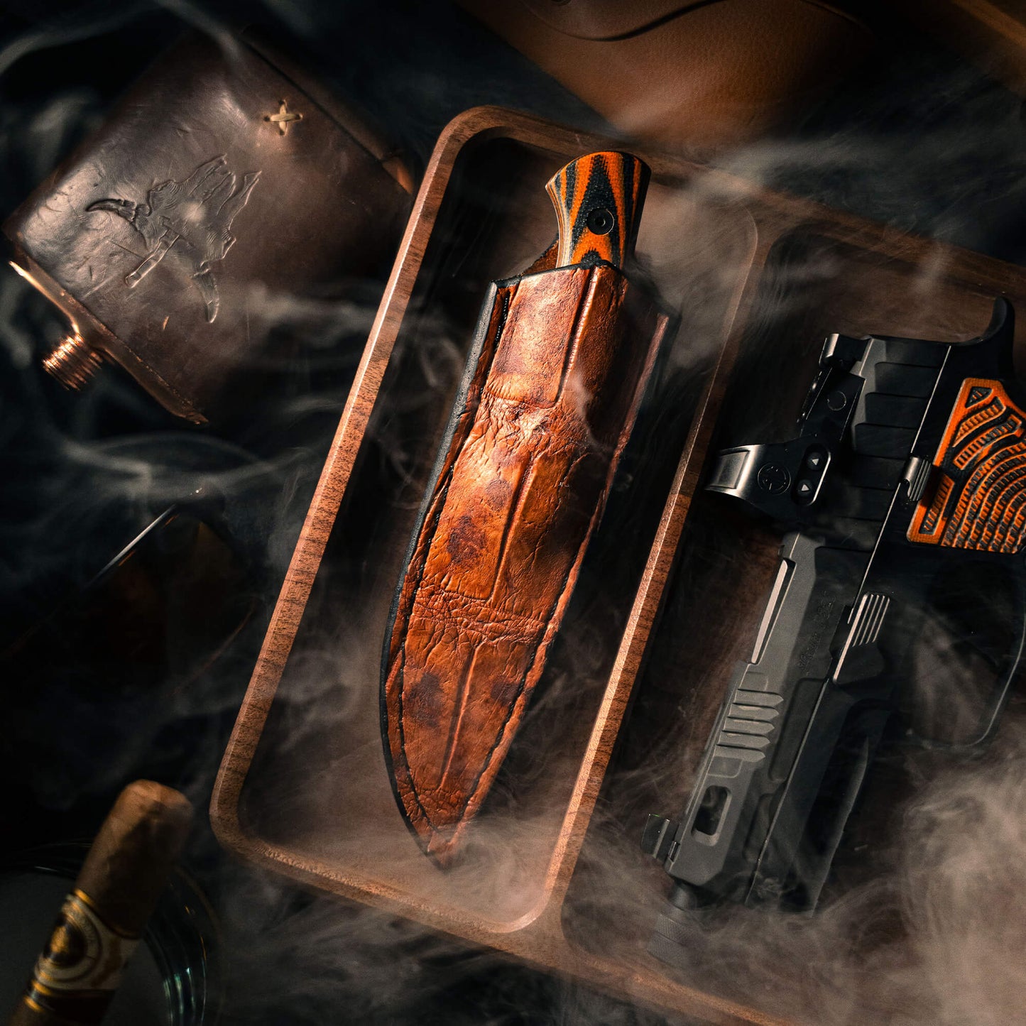 SMALL GATOR LEATHER SHEATH - VERTICAL BELT CARRY