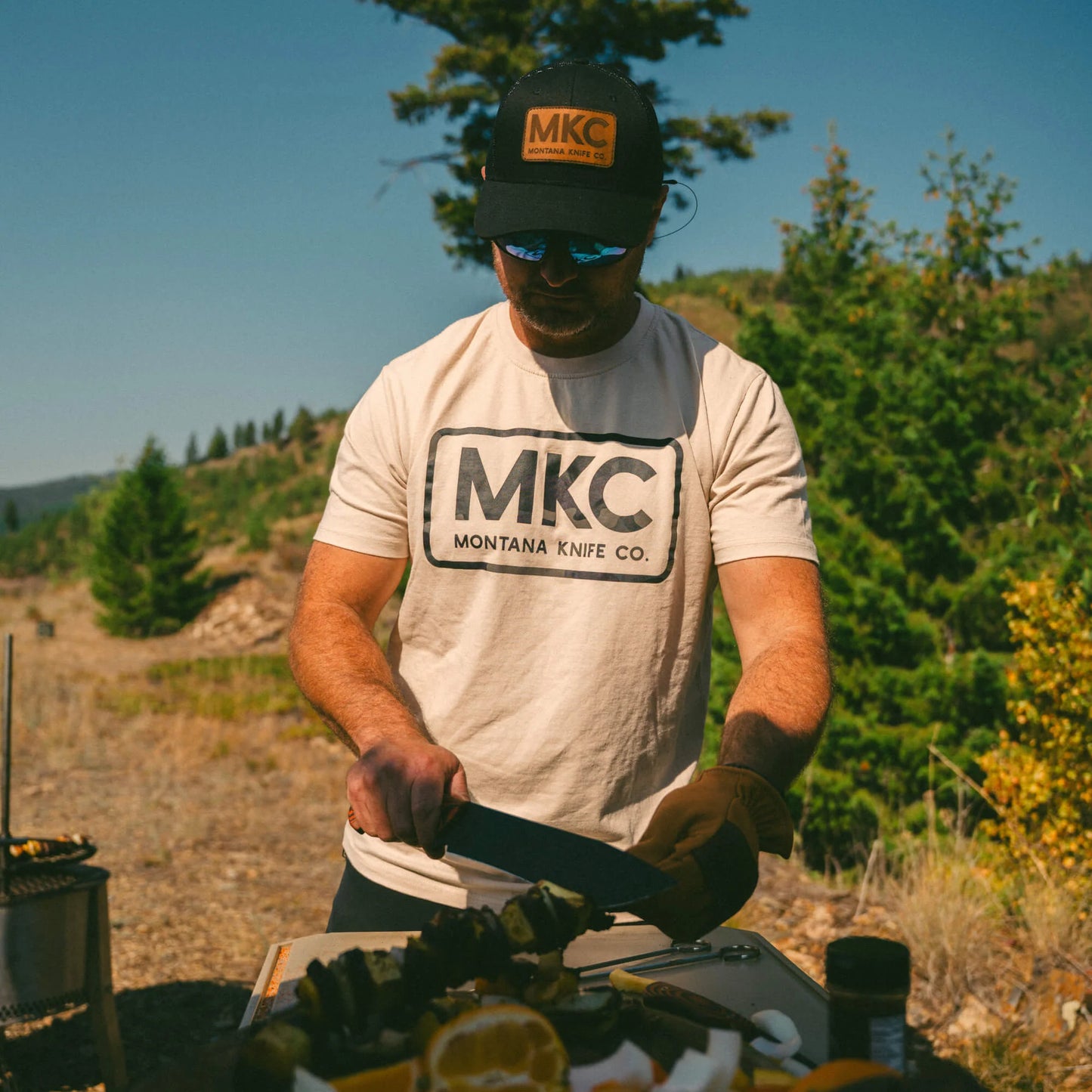 MKC LOGO TEE - BONE