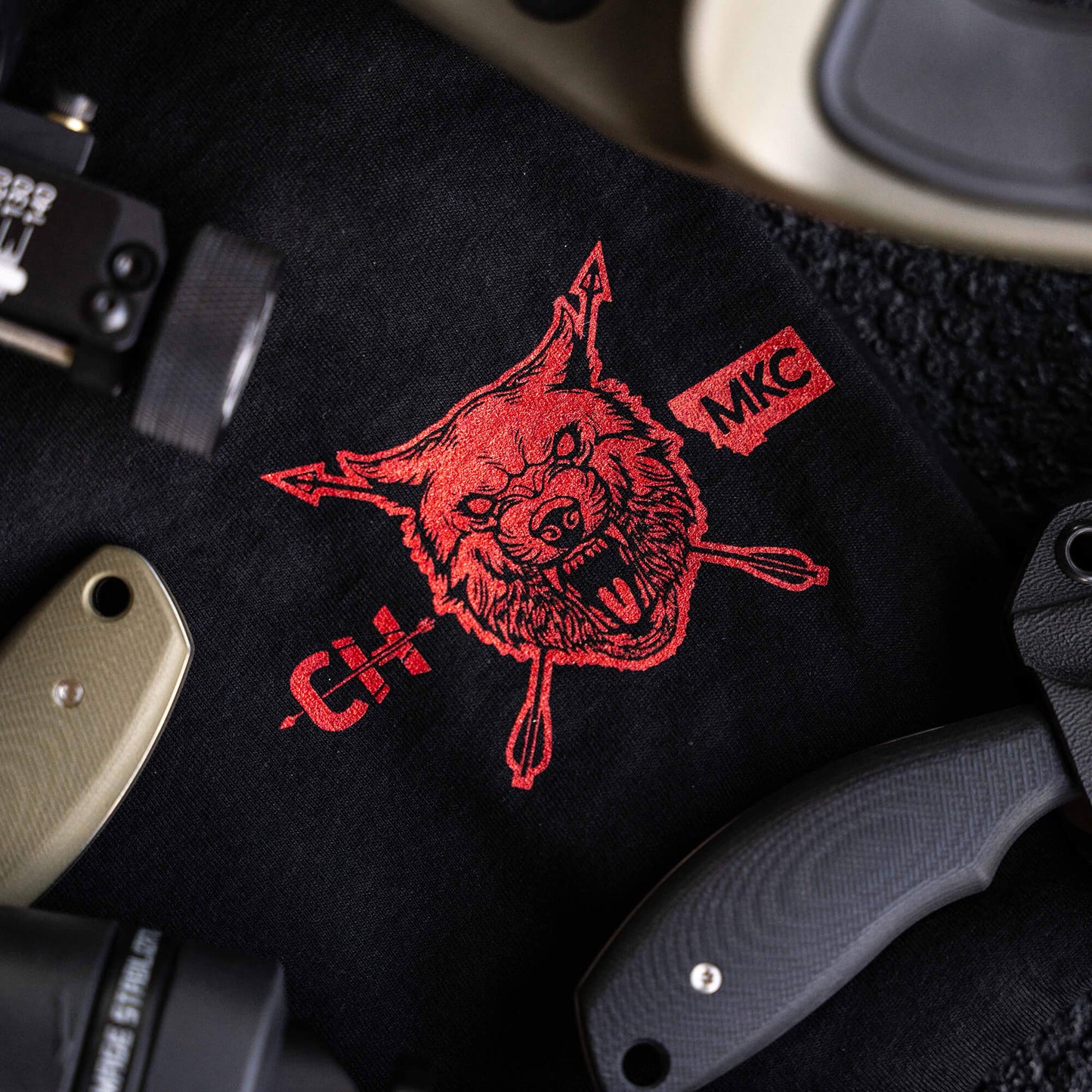 MKC X CAM HANES PACKOUT TEE - BLACK