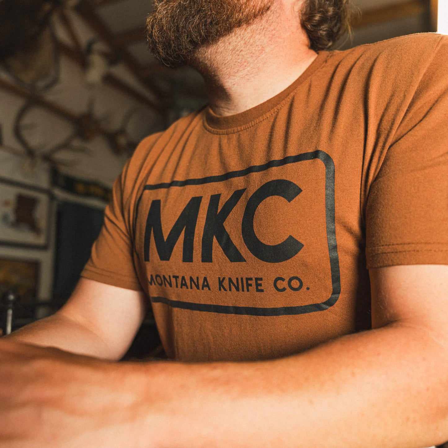 MKC LOGO TEE - COYOTE