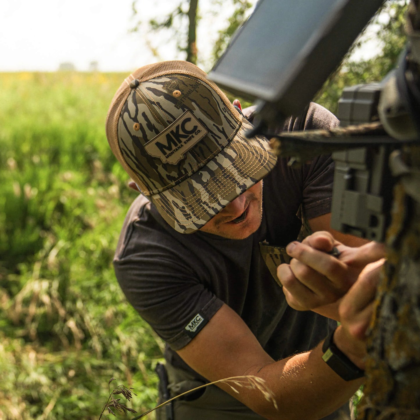MKC X MOSSY OAK TRUCKER - BOTTOMLAND