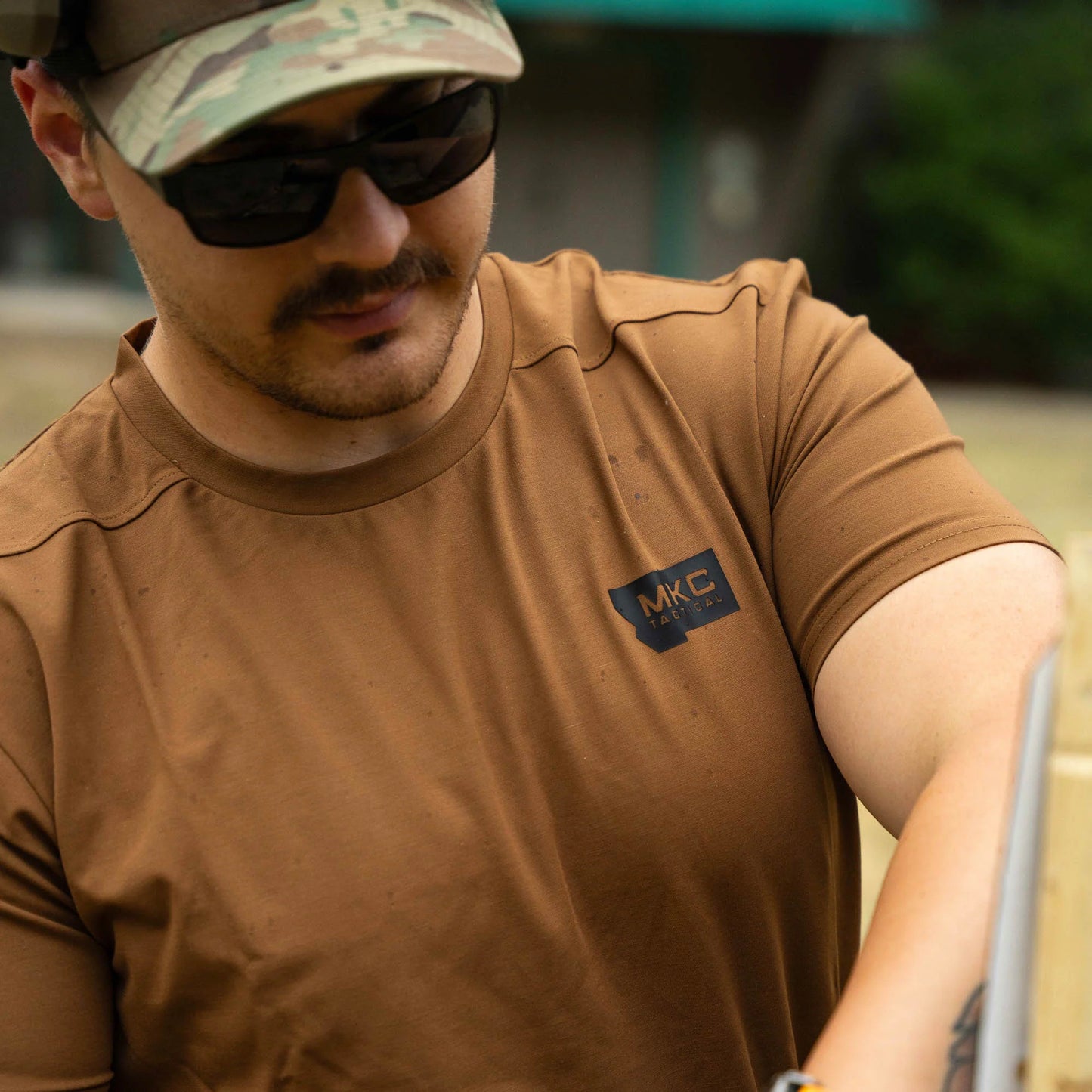 RANGE DAY PERFORMANCE SHORT SLEEVE - COYOTE