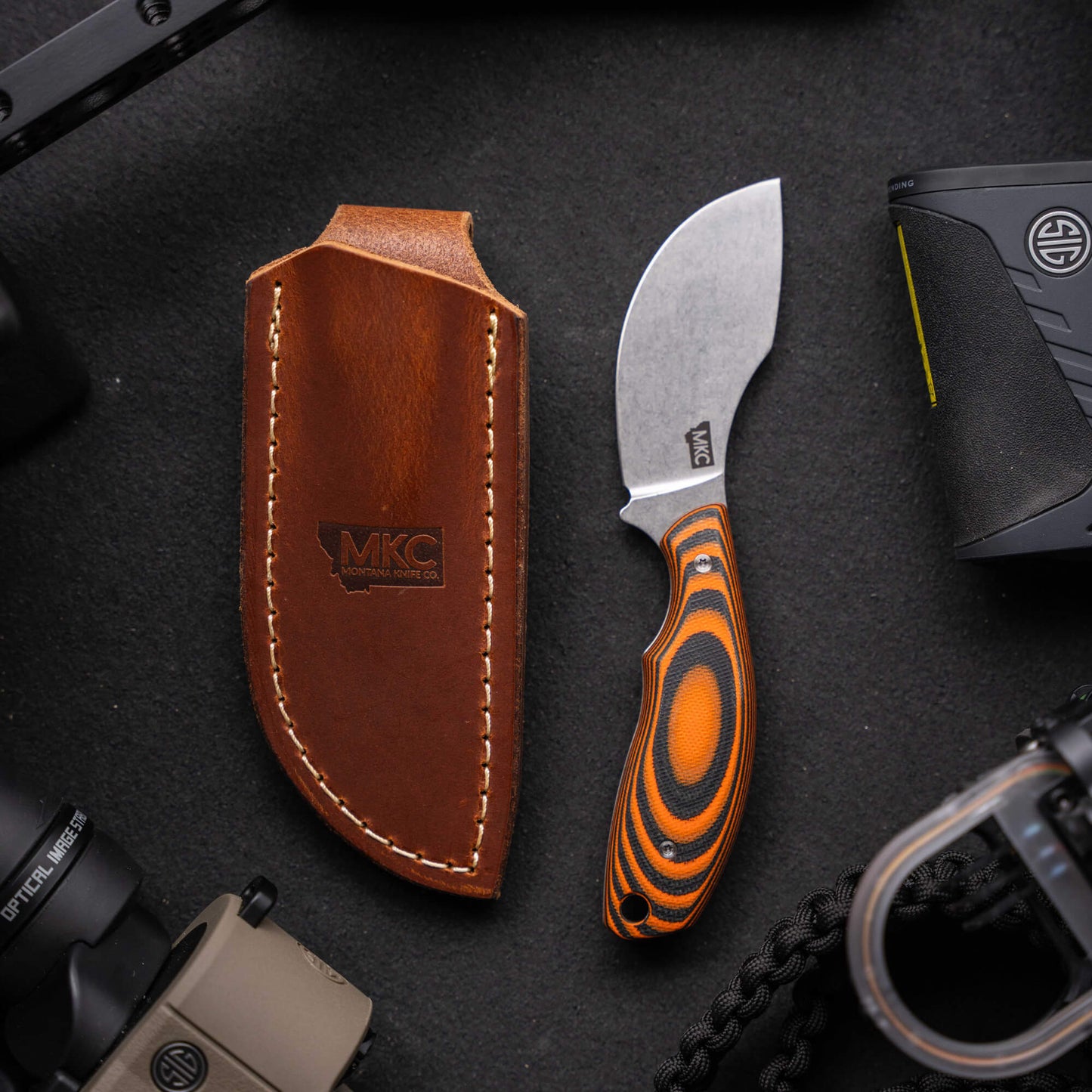 PACKOUT LEATHER SHEATH - VERTICAL BELT CARRY