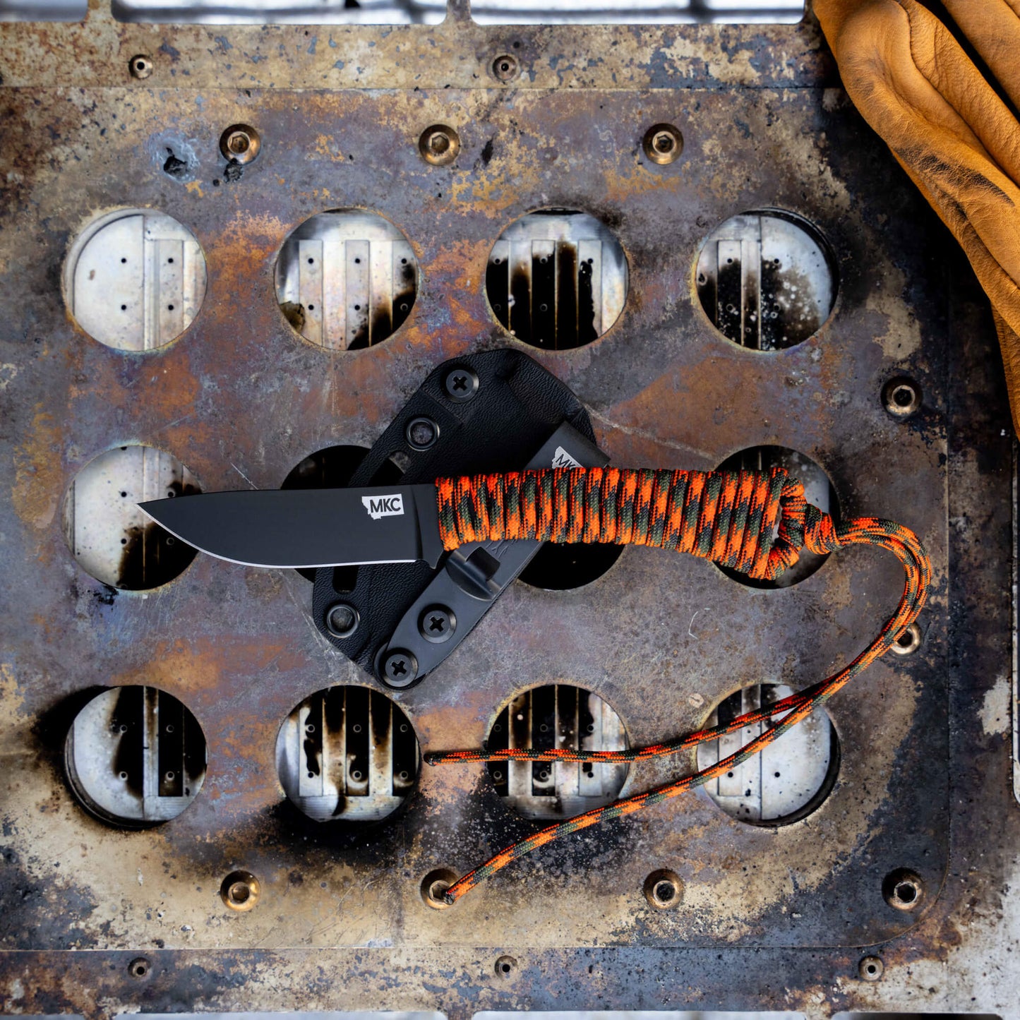 MINI STONED GOAT - ORANGE & BLACK