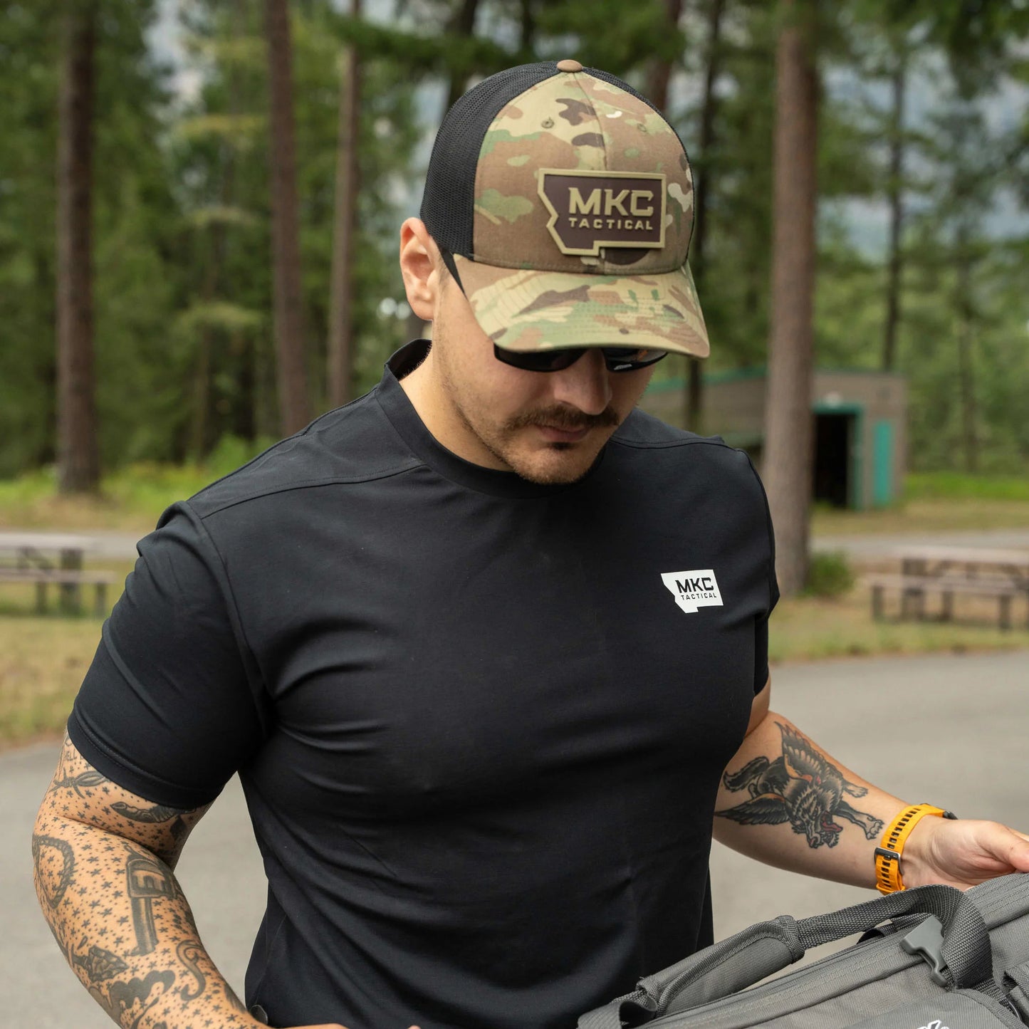 RANGE DAY PERFORMANCE SHORT SLEEVE - SHADOW