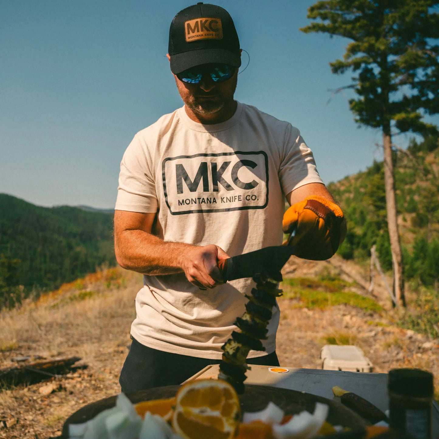 MKC LOGO TEE - BONE