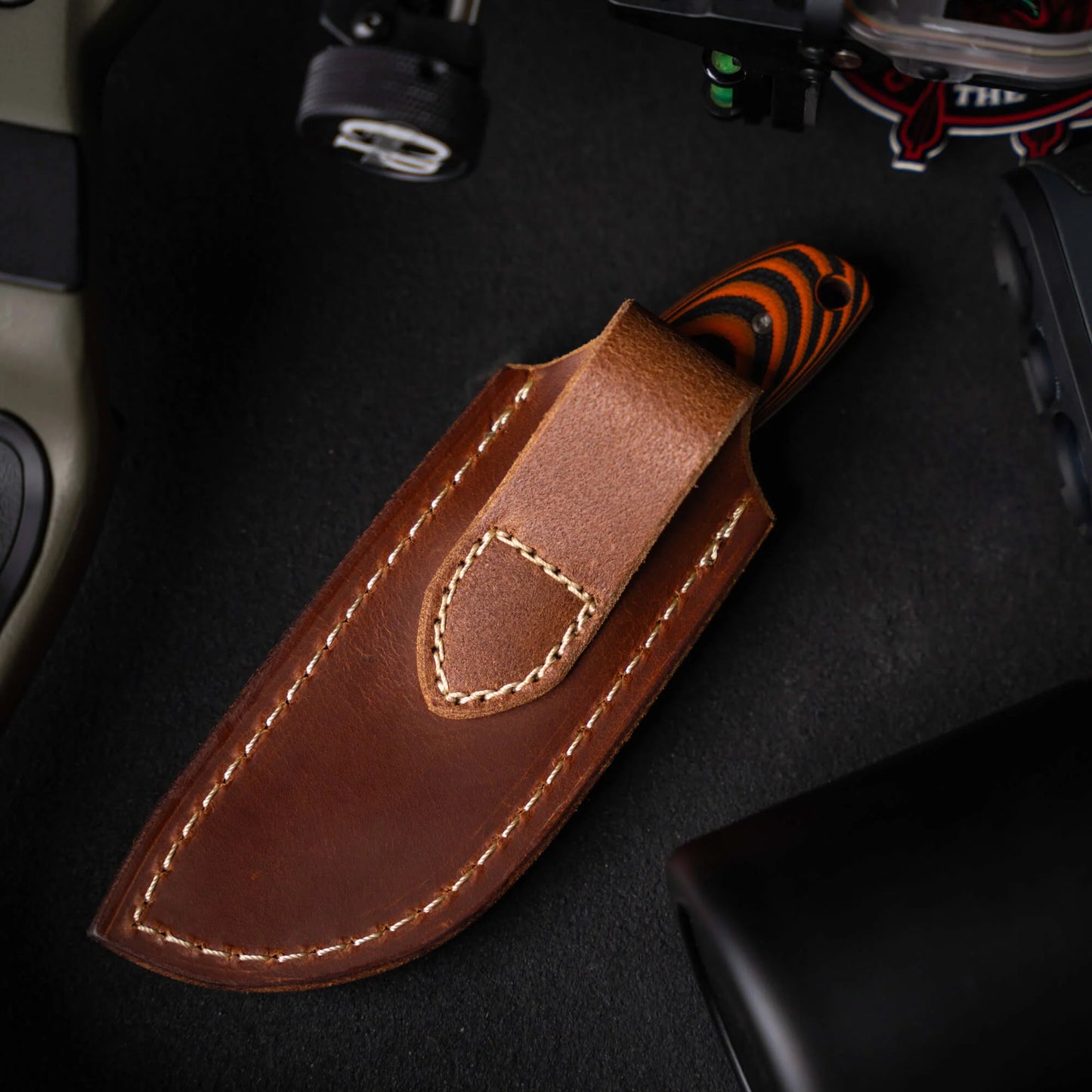 PACKOUT LEATHER SHEATH - VERTICAL BELT CARRY