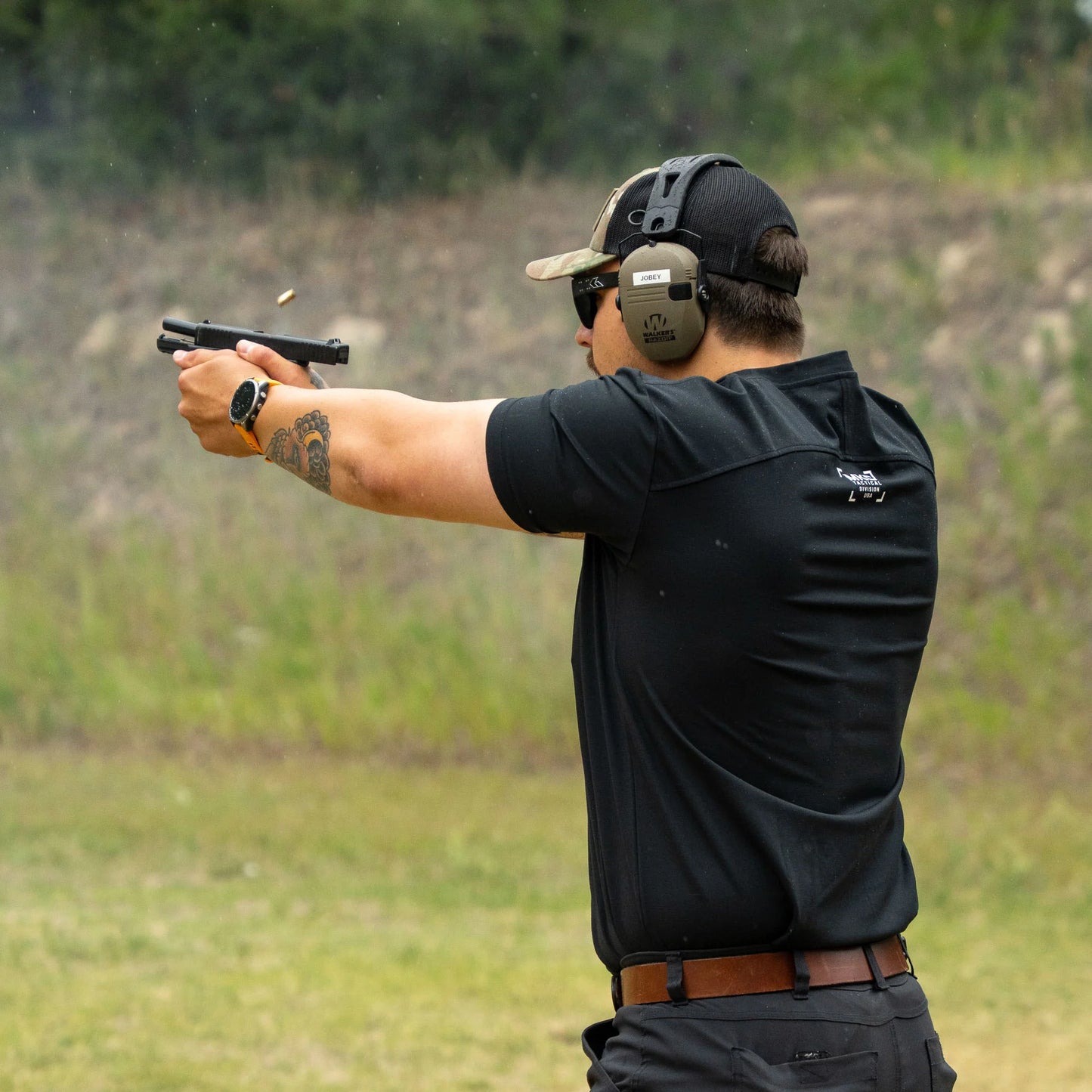 RANGE DAY PERFORMANCE SHORT SLEEVE - SHADOW