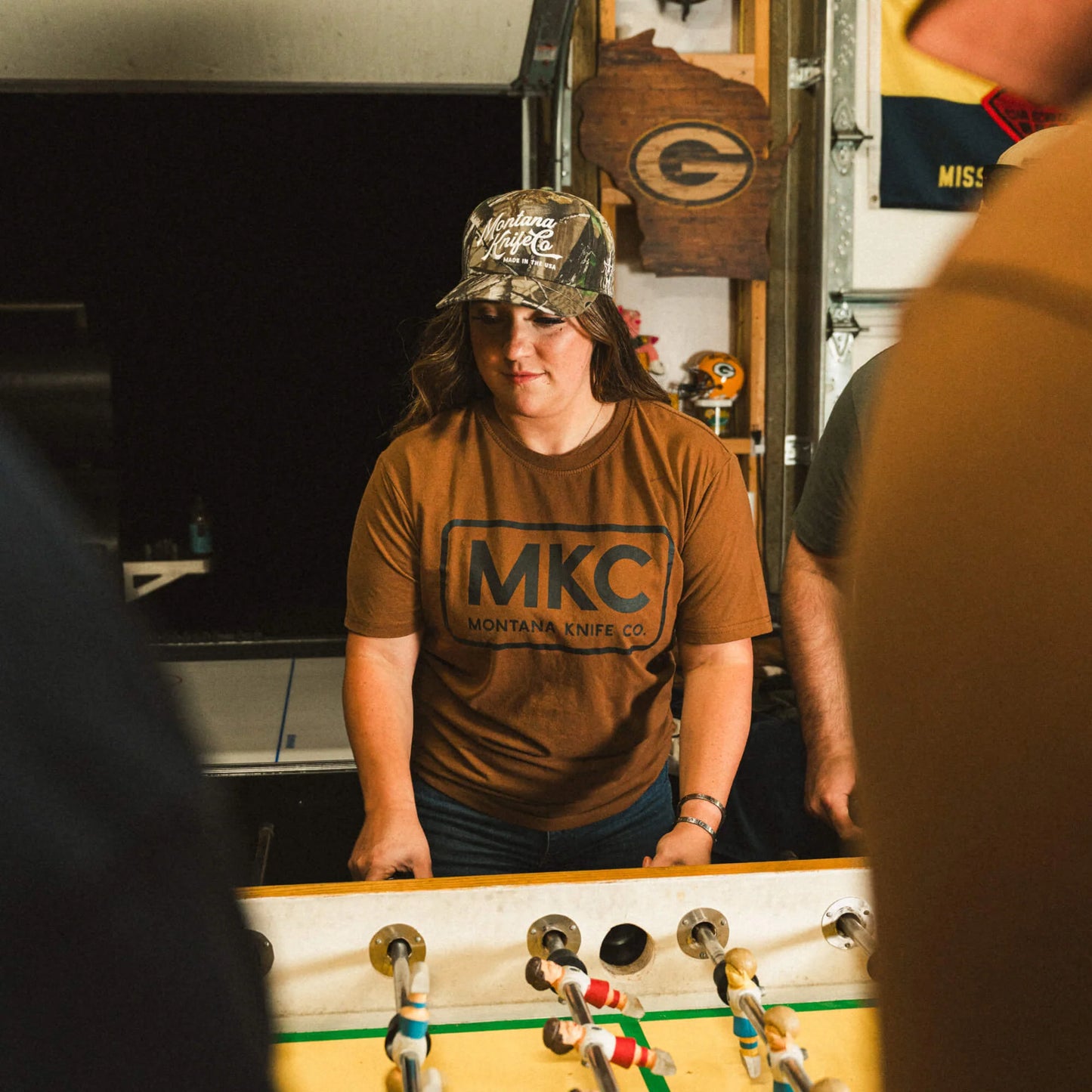 MKC LOGO TEE - COYOTE