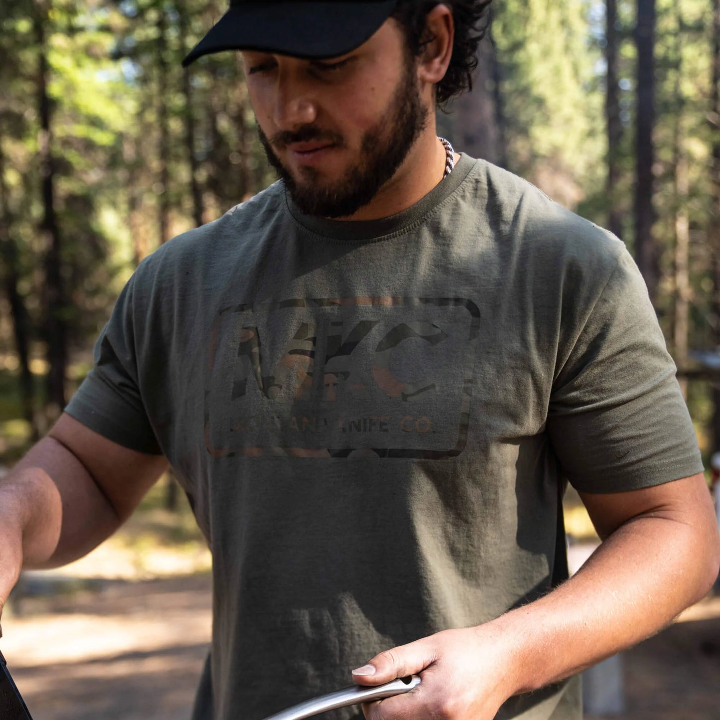 MKC LOGO TEE - OLIVE