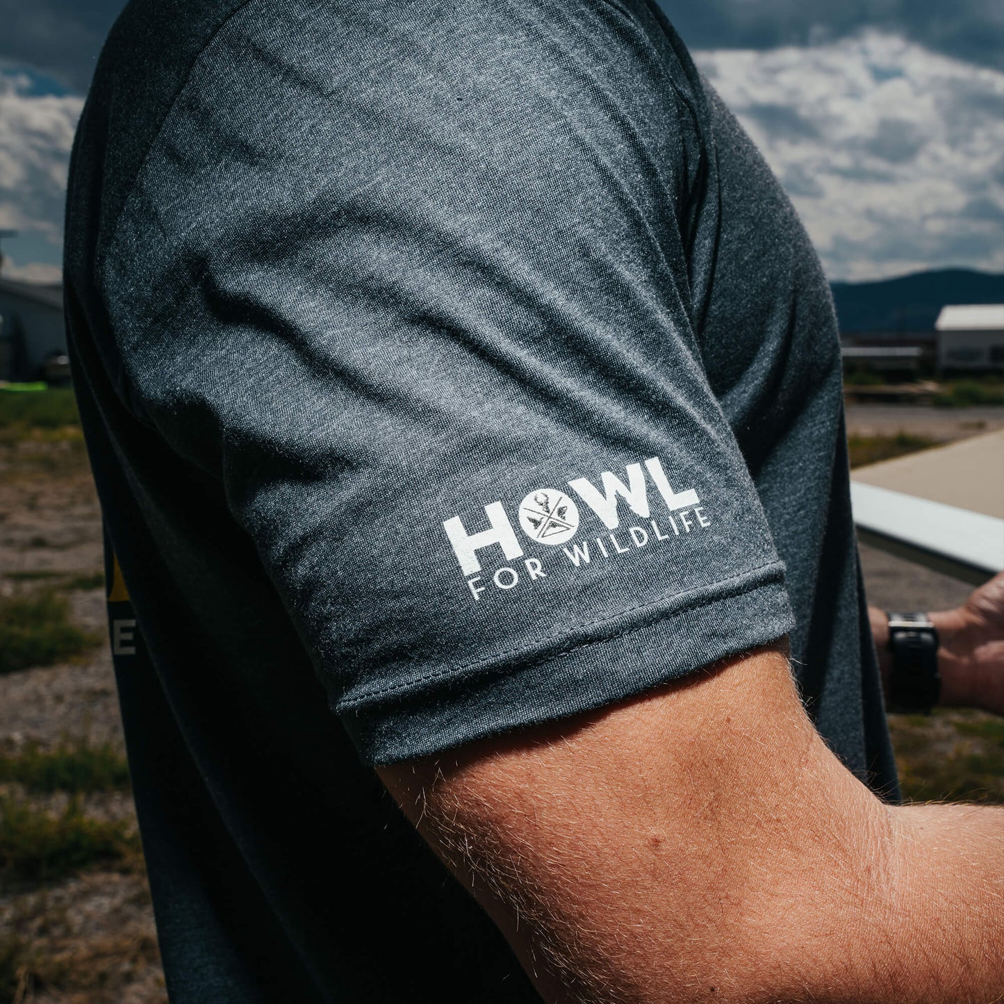 MKC x HOWL FOR WILDLIFE TEE - CHARCOAL