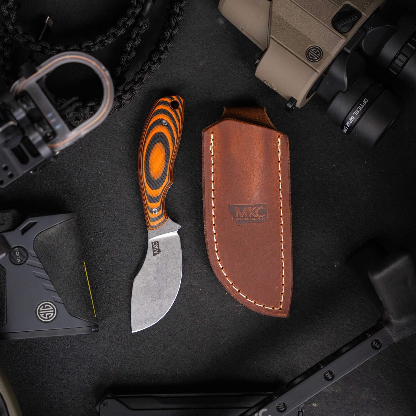 PACKOUT LEATHER SHEATH - VERTICAL BELT CARRY