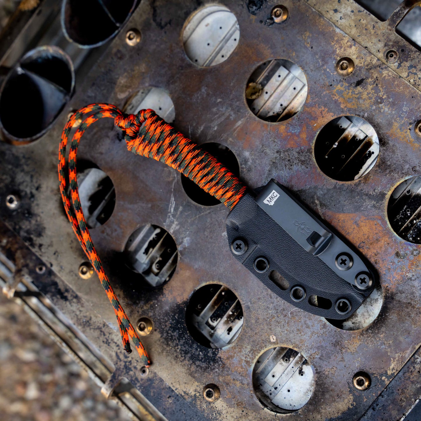 MINI STONED GOAT - ORANGE & BLACK