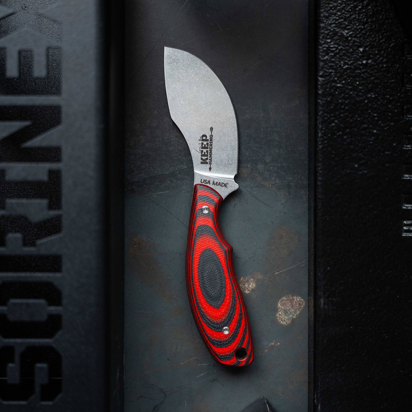 PACKOUT SKINNER - KEEP HAMMERING EDITION - RED & BLACK